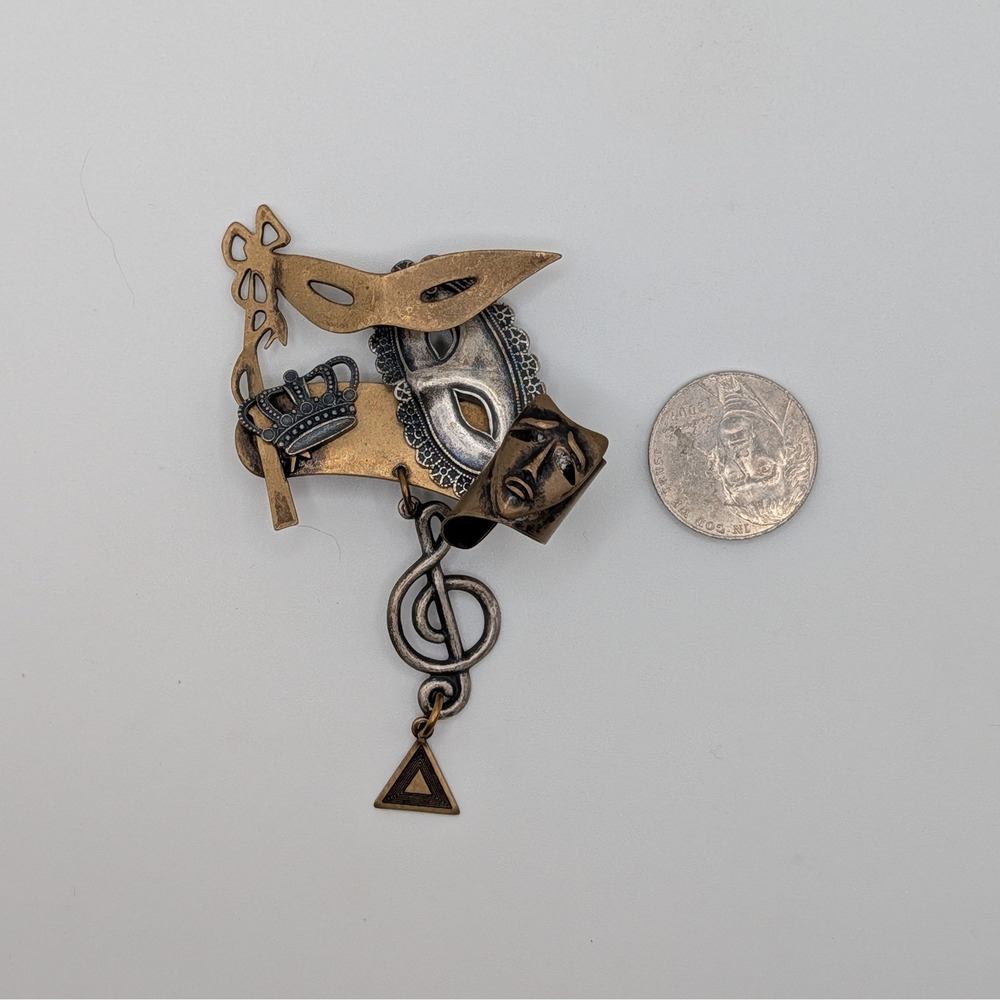 Susan L Richardson Brooch Womens Gold Silver Mask Music Theater 1996 Vintage - Picture 8 of 8